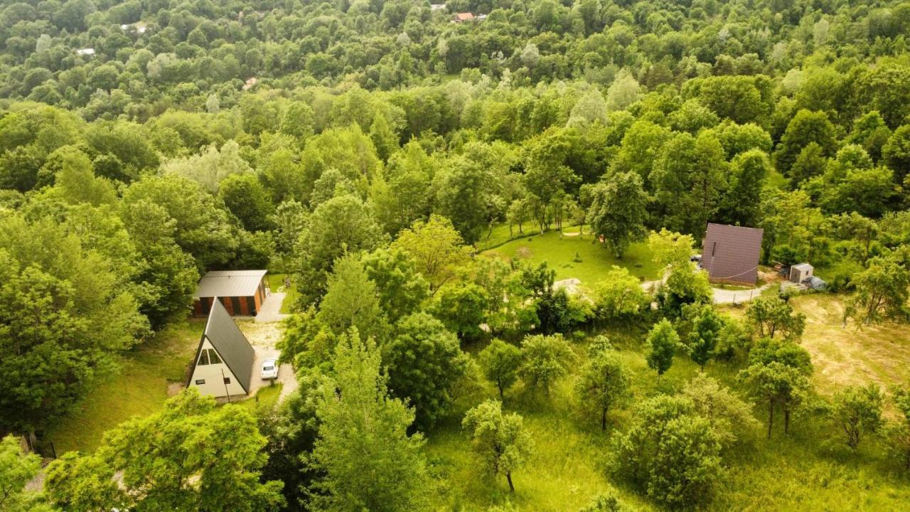 Casutele Din Poienita Villa Comarnic Bagian luar foto
