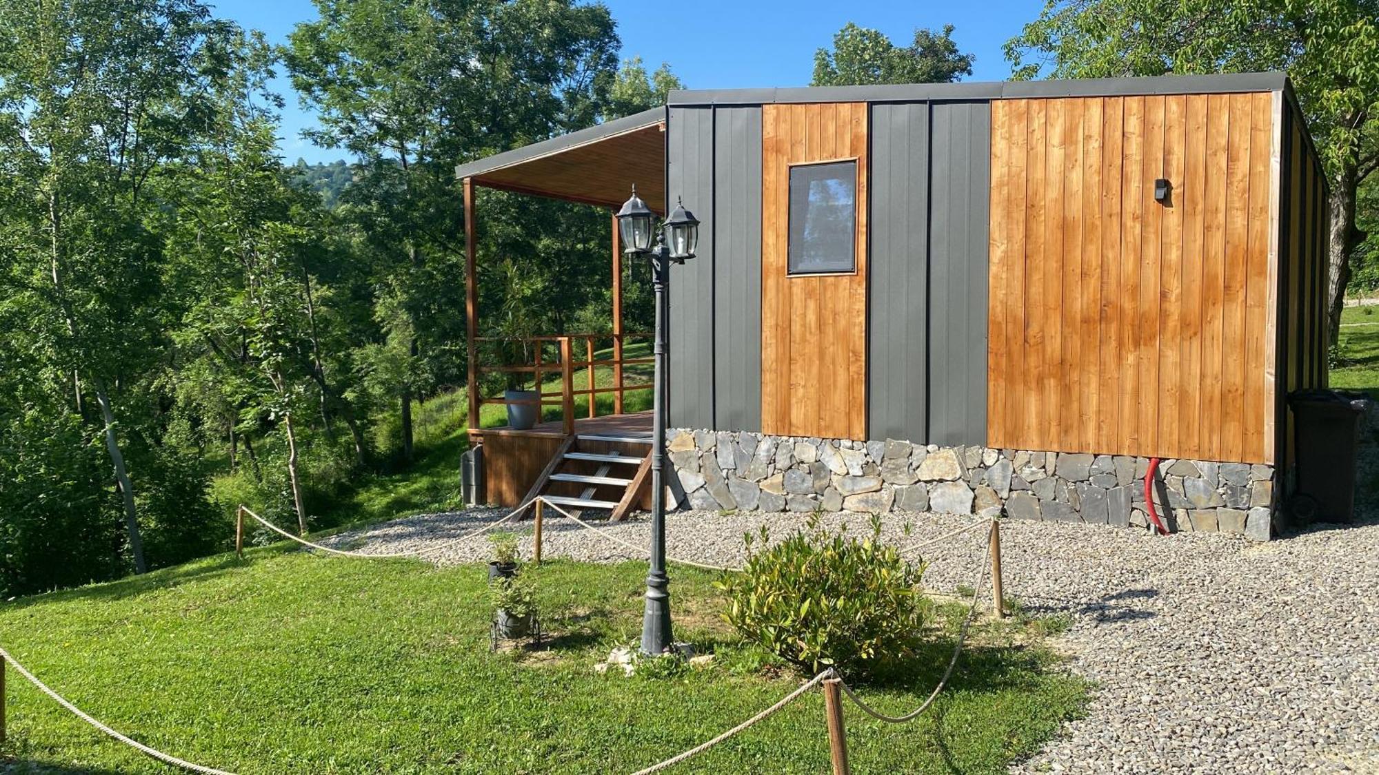 Casutele Din Poienita Villa Comarnic Bagian luar foto