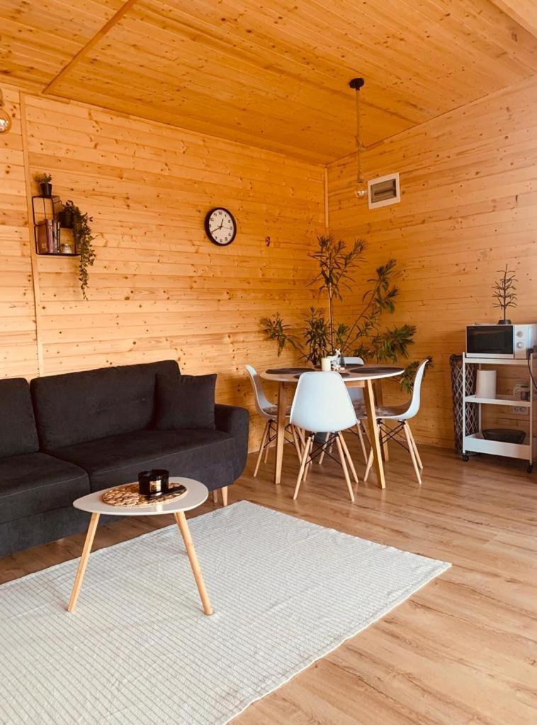 Casutele Din Poienita Villa Comarnic Bagian luar foto