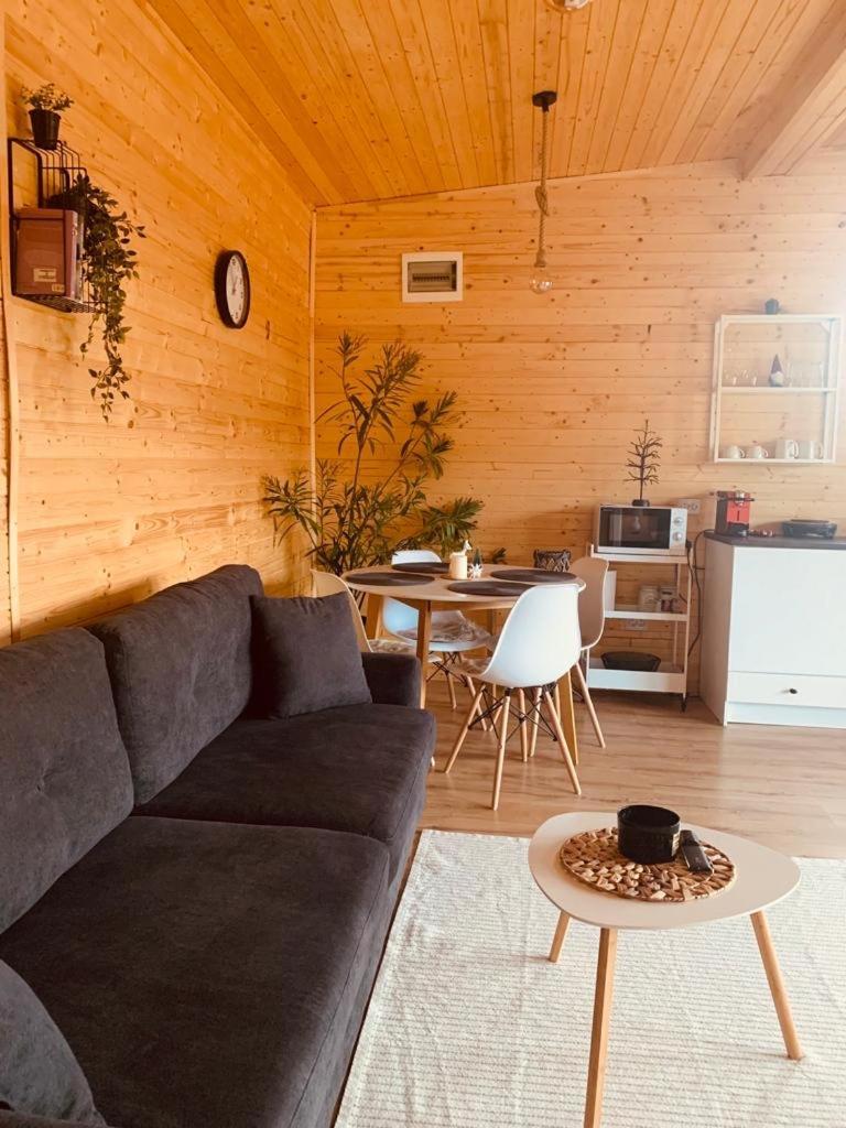 Casutele Din Poienita Villa Comarnic Bagian luar foto