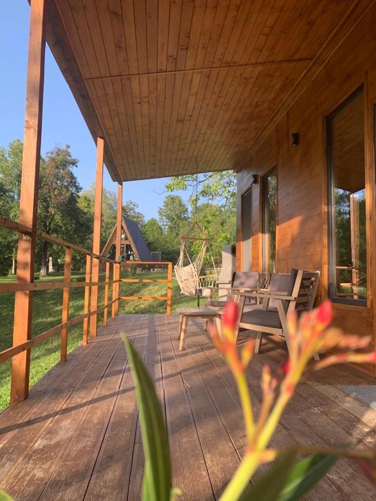 Casutele Din Poienita Villa Comarnic Bagian luar foto