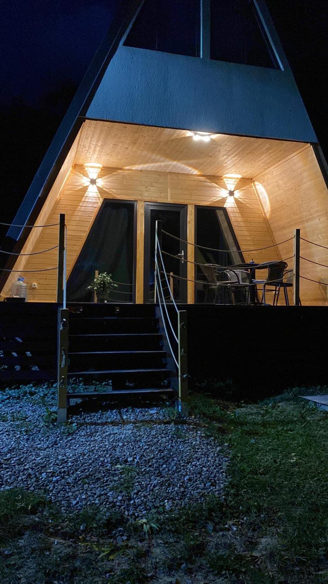 Casutele Din Poienita Villa Comarnic Bagian luar foto