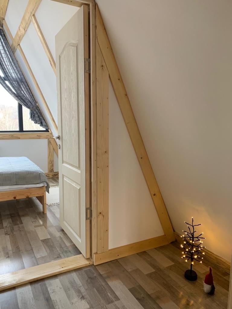 Casutele Din Poienita Villa Comarnic Bagian luar foto