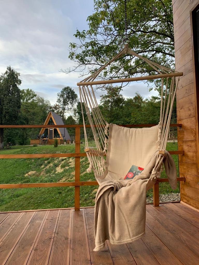 Casutele Din Poienita Villa Comarnic Bagian luar foto